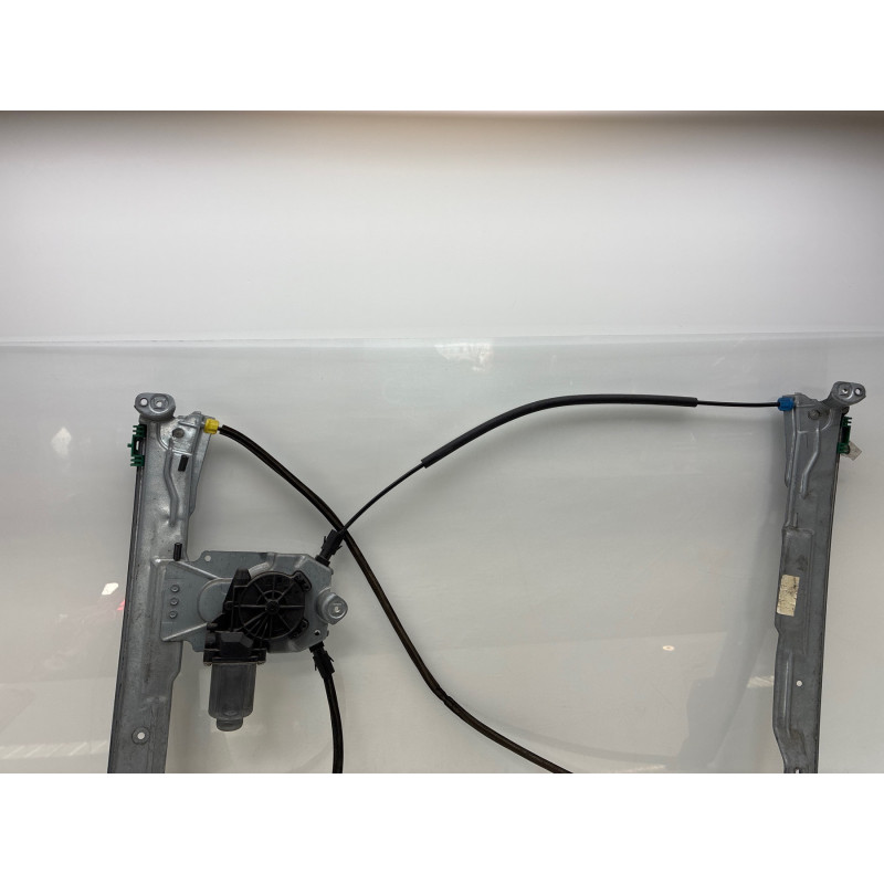 Leve vitre electrique avant droit RENAULT CLIO 3 Photo n°1