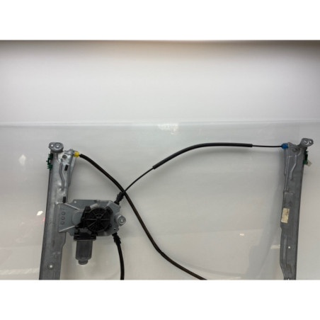 Leve vitre electrique avant droit RENAULT CLIO 3 Photo n°1