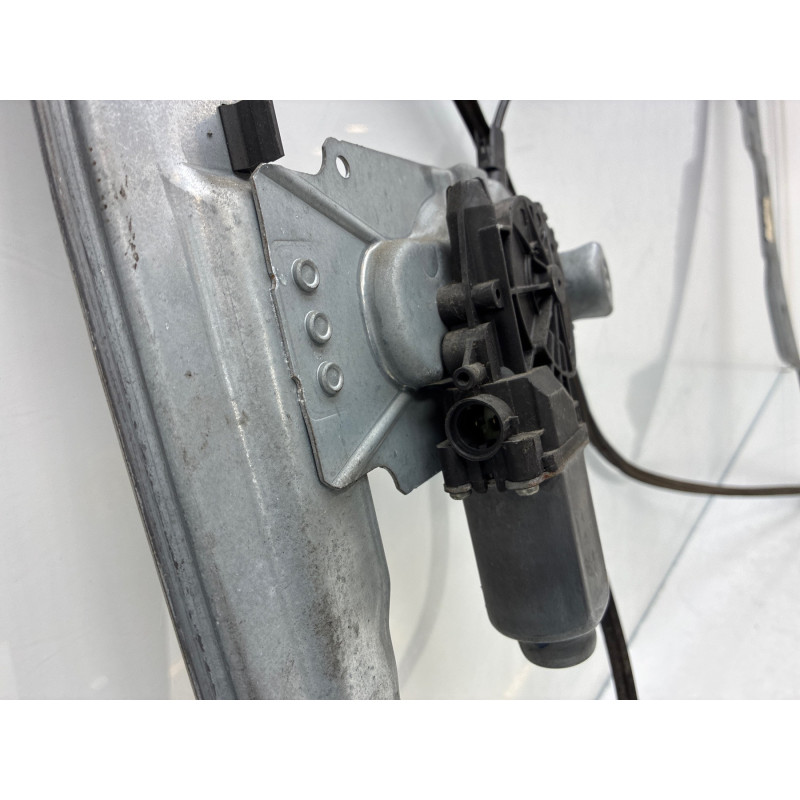 Leve vitre electrique avant droit RENAULT CLIO 3 Photo n°7