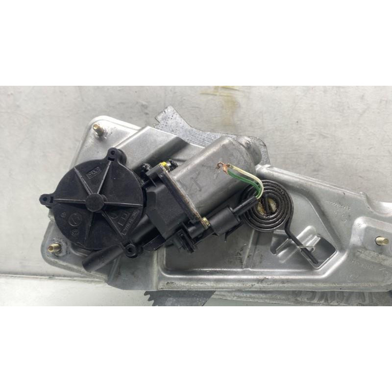 Leve vitre electrique avant gauche RENAULT TWINGO 1 Photo n°3