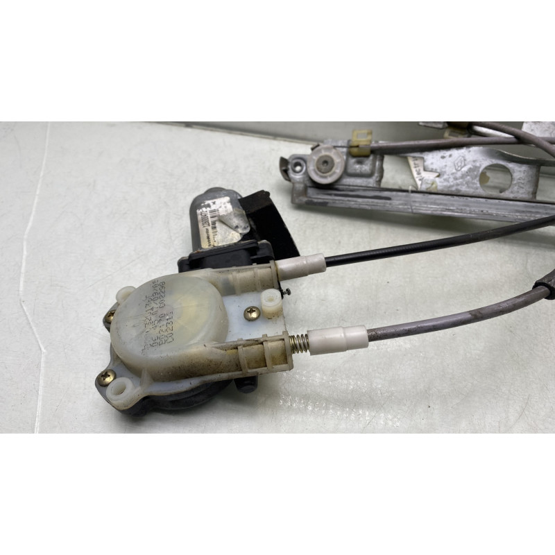 Leve vitre electrique avant gauche RENAULT MEGANE 2 Photo n°4