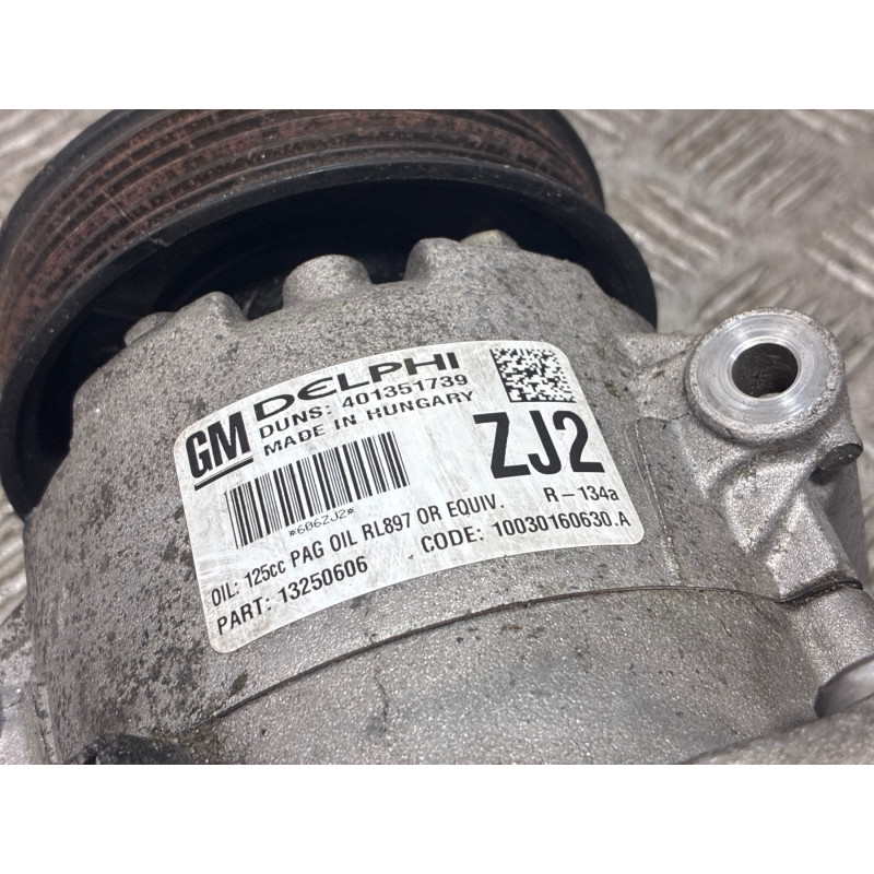 Compresseur clim OPEL ASTRA J Photo n°4