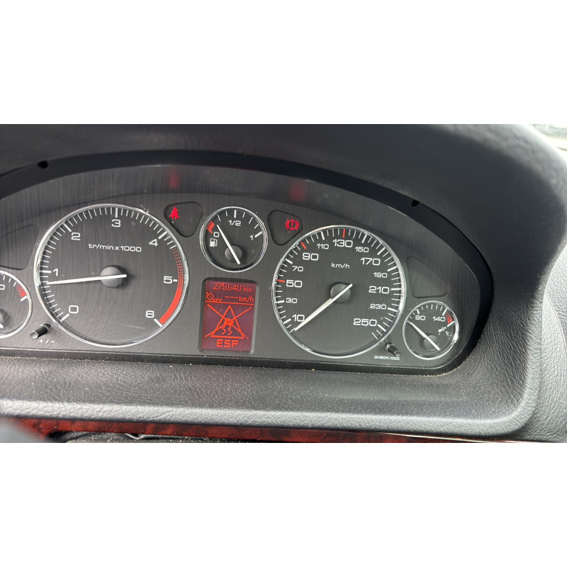 Bouton de coffre PEUGEOT 407 Photo n°19