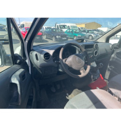 Attache ceinture avant gauche CITROEN BERLINGO 2