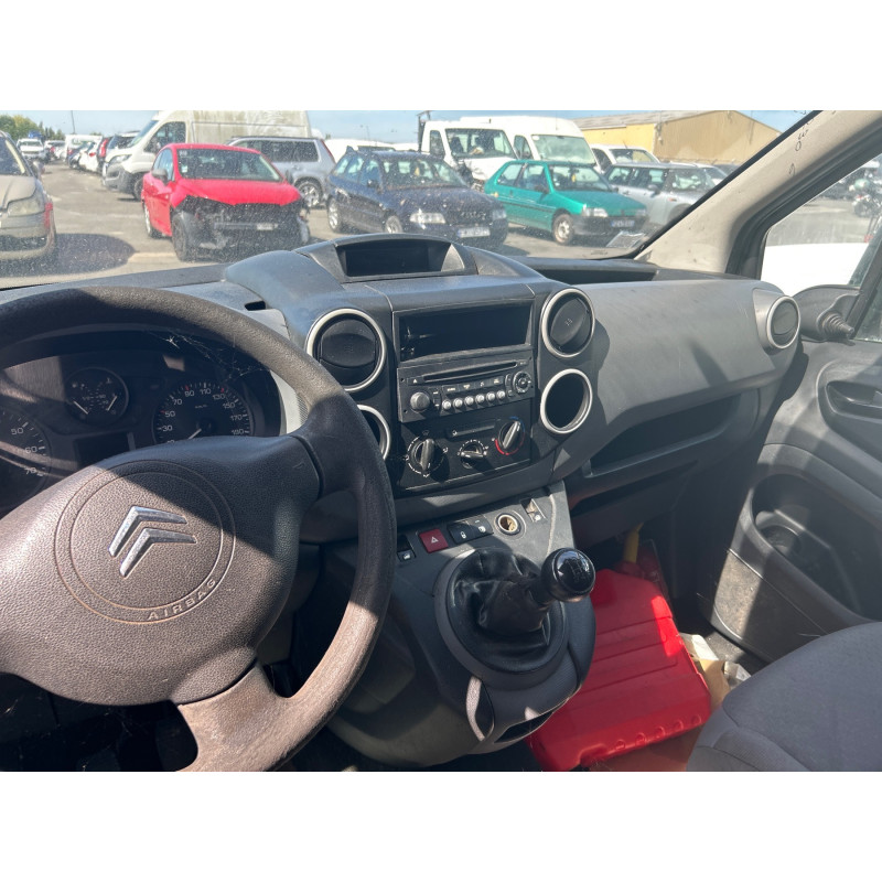 Attache ceinture avant gauche CITROEN BERLINGO 2 Photo n°11