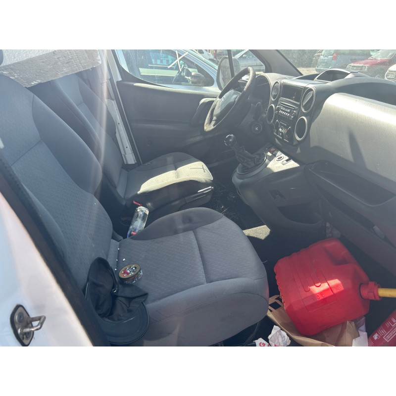 Attache ceinture avant gauche CITROEN BERLINGO 2 Photo n°13