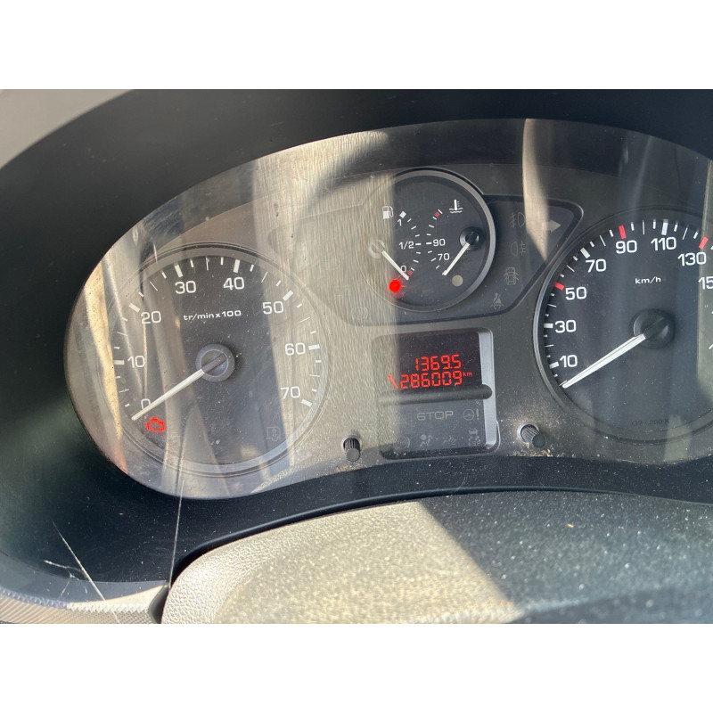 Attache ceinture avant gauche CITROEN BERLINGO 2 Photo n°19