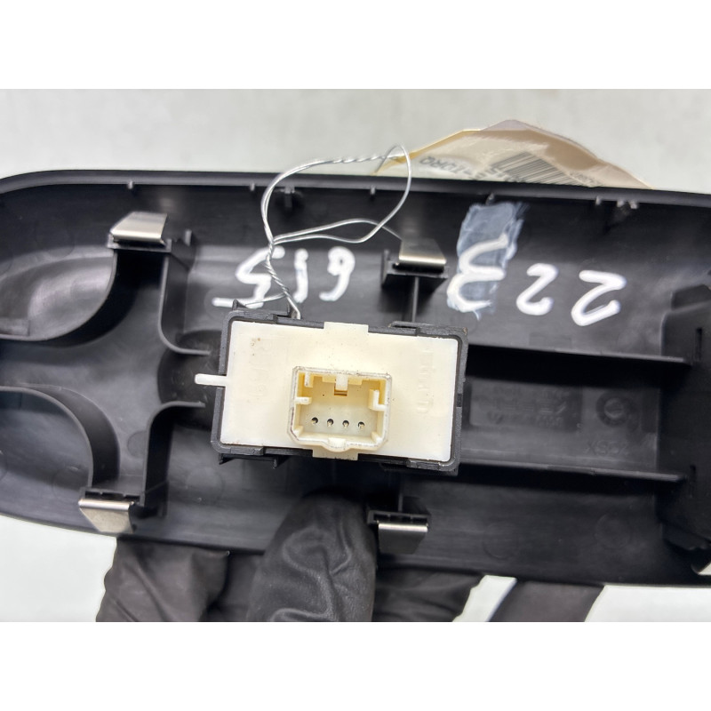 Interrupteur de leve vitre avant droit FIAT 500X Photo n°3