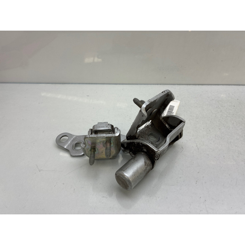 Charniere de porte avant gauche RENAULT CLIO 3 Photo n°3