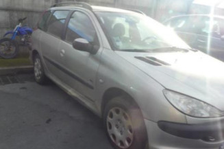 Pretensionneur de ceinture avant droit PEUGEOT 206