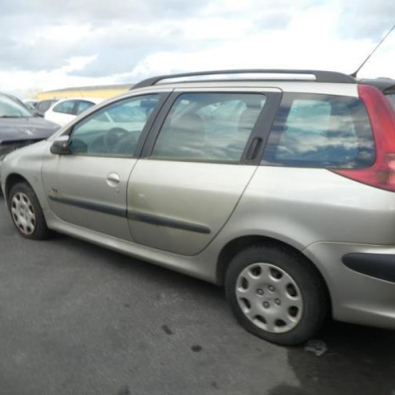 Pretensionneur de ceinture avant droit PEUGEOT 206 Photo n°9