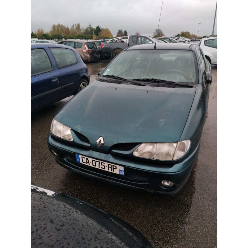 Anti brouillard gauche (feux) RENAULT MEGANE 1 Photo n°4