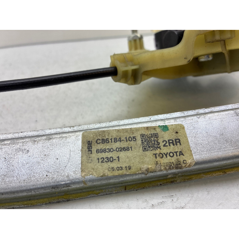 Leve vitre electrique arriere droit TOYOTA COROLLA 10 Photo n°3