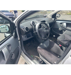 Leve vitre electrique avant droit PEUGEOT 107