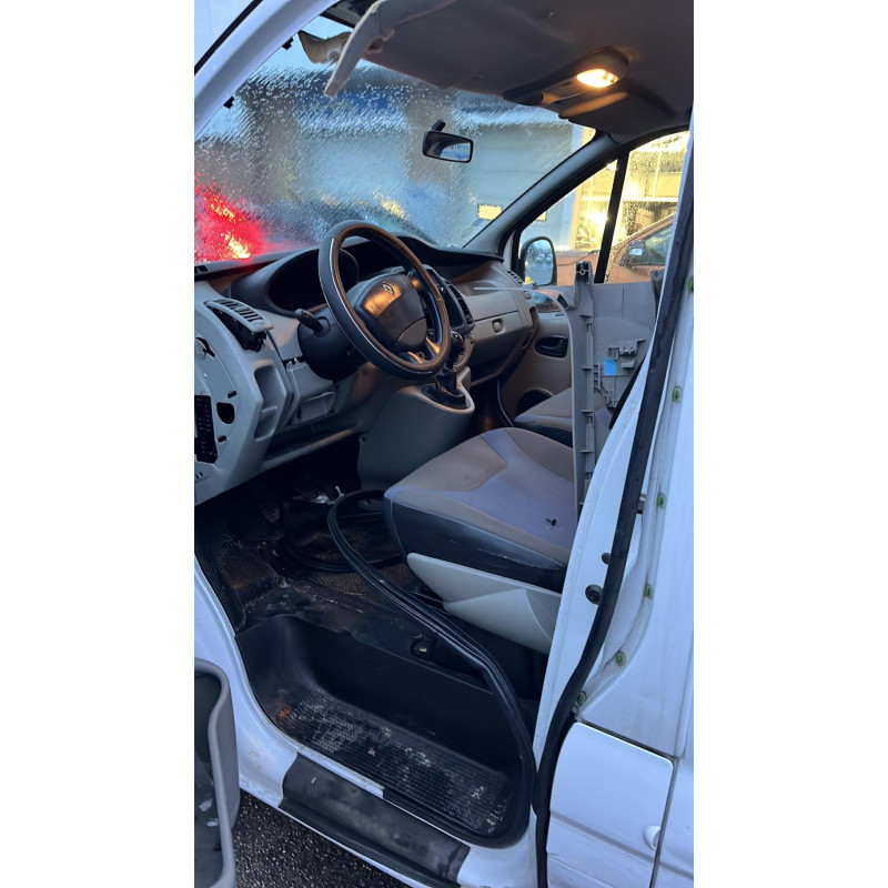 Crosse arriere droit RENAULT TRAFIC 2 Photo n°12