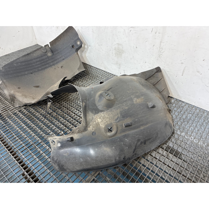 Pare boue avant gauche RENAULT CLIO 3 Photo n°4