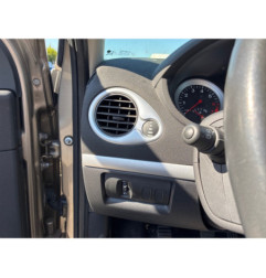 Pare boue avant gauche RENAULT CLIO 3