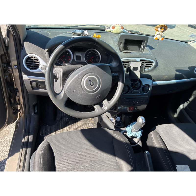 Pompe à carburant RENAULT CLIO 3 Photo n°18