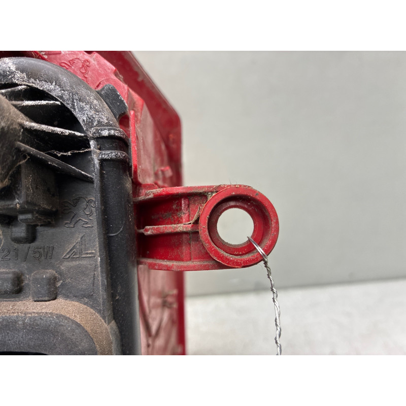 Feu arriere principal droit (feux) PEUGEOT 3008 1 Photo n°2