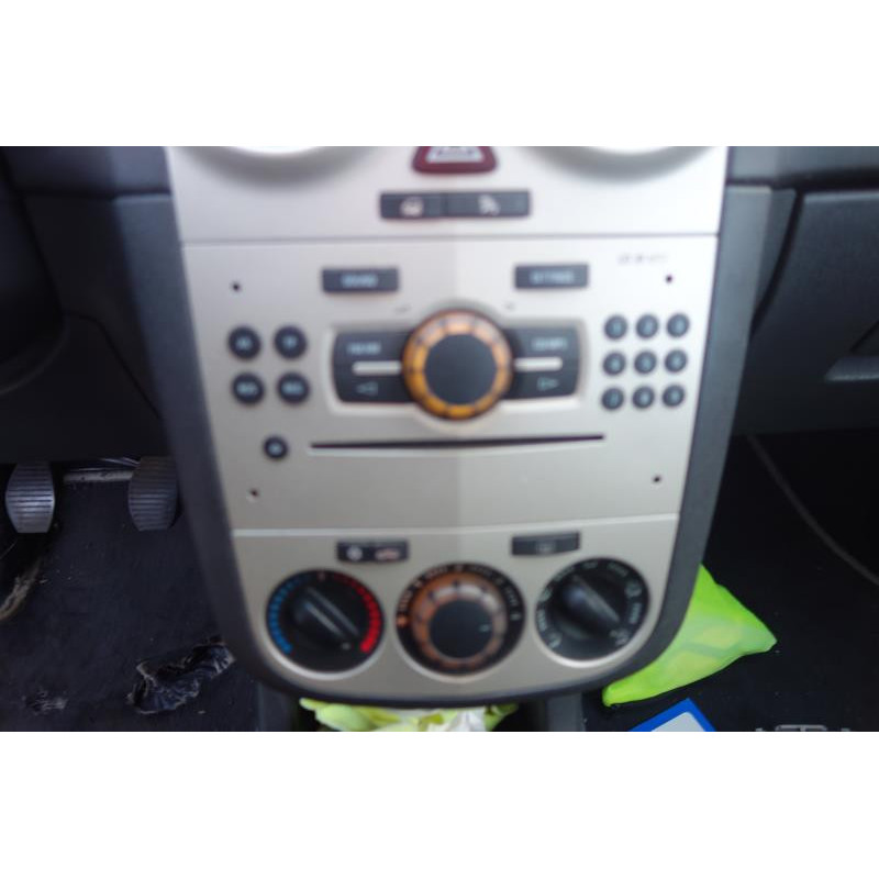 Porte avant gauche OPEL CORSA D Photo n°11
