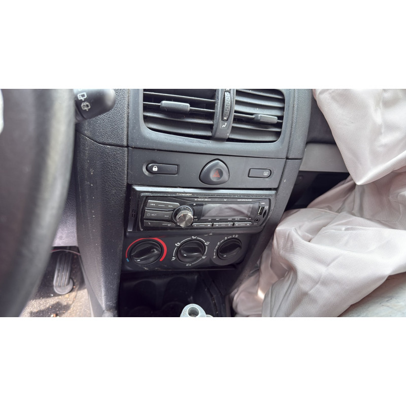 Poignee interieur avant droit RENAULT CLIO 2 CAMPUS Photo n°16