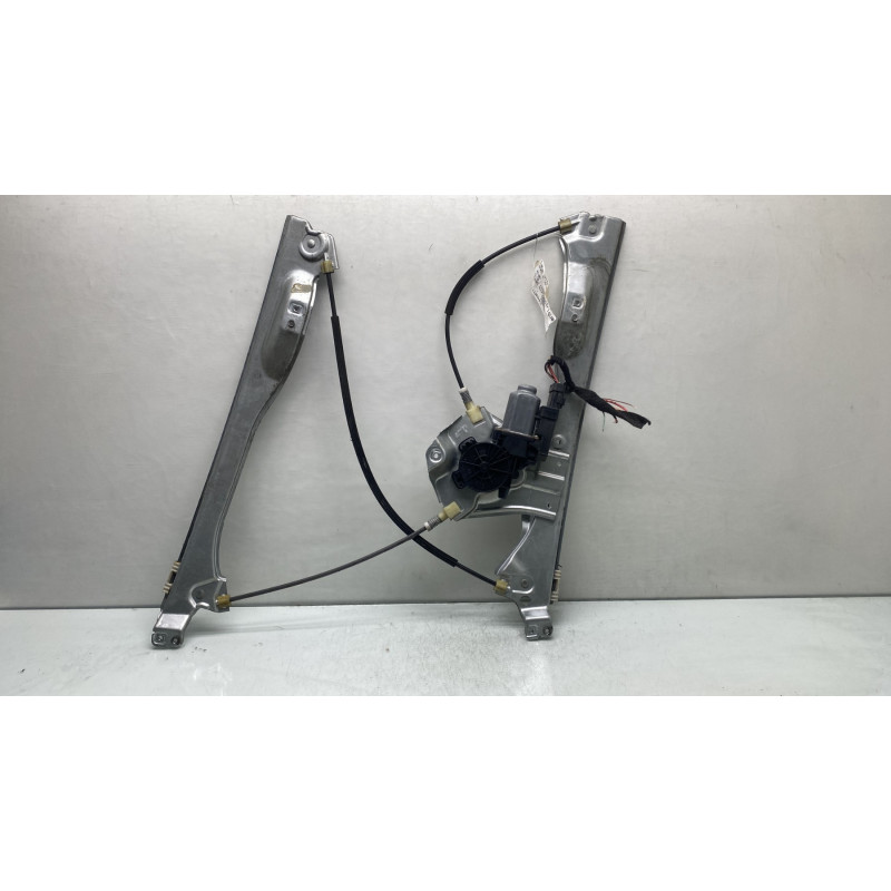 Leve vitre electrique avant droit RENAULT CLIO 3 Photo n°1