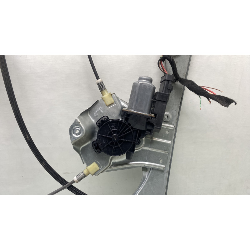 Leve vitre electrique avant droit RENAULT CLIO 3 Photo n°2