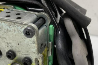 Pretensionneur de ceinture avant droit TOYOTA YARIS 2