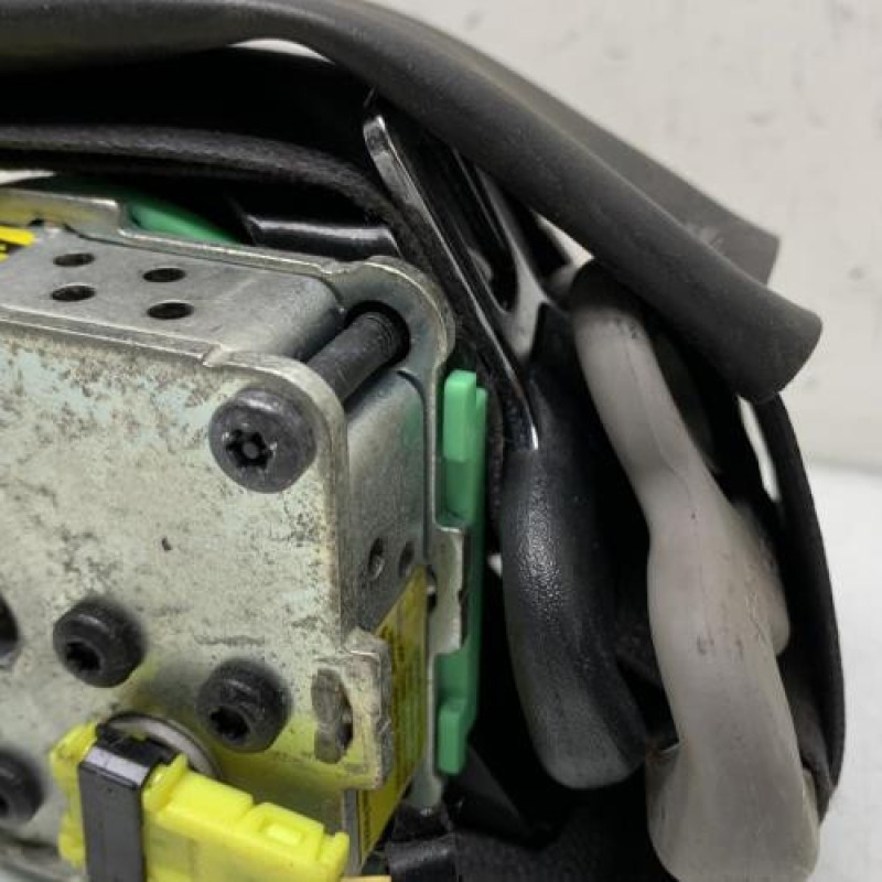 Pretensionneur de ceinture avant droit TOYOTA YARIS 2 Photo n°3