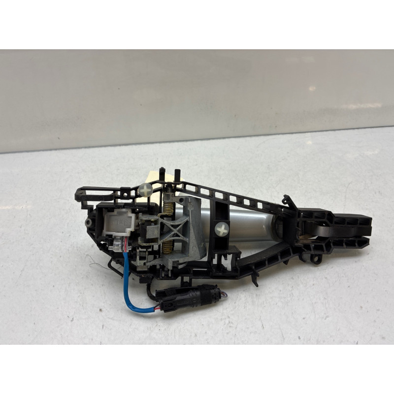Poignee porte arriere gauche BMW SERIE 1 F20 Photo n°2
