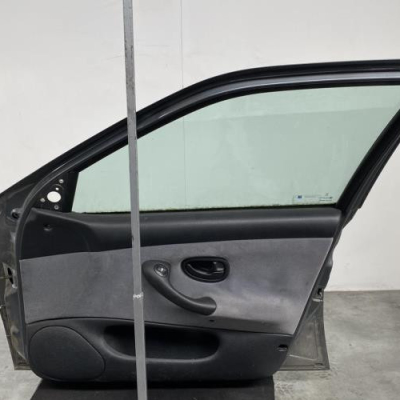 Porte avant droit PEUGEOT 406 Photo n°4