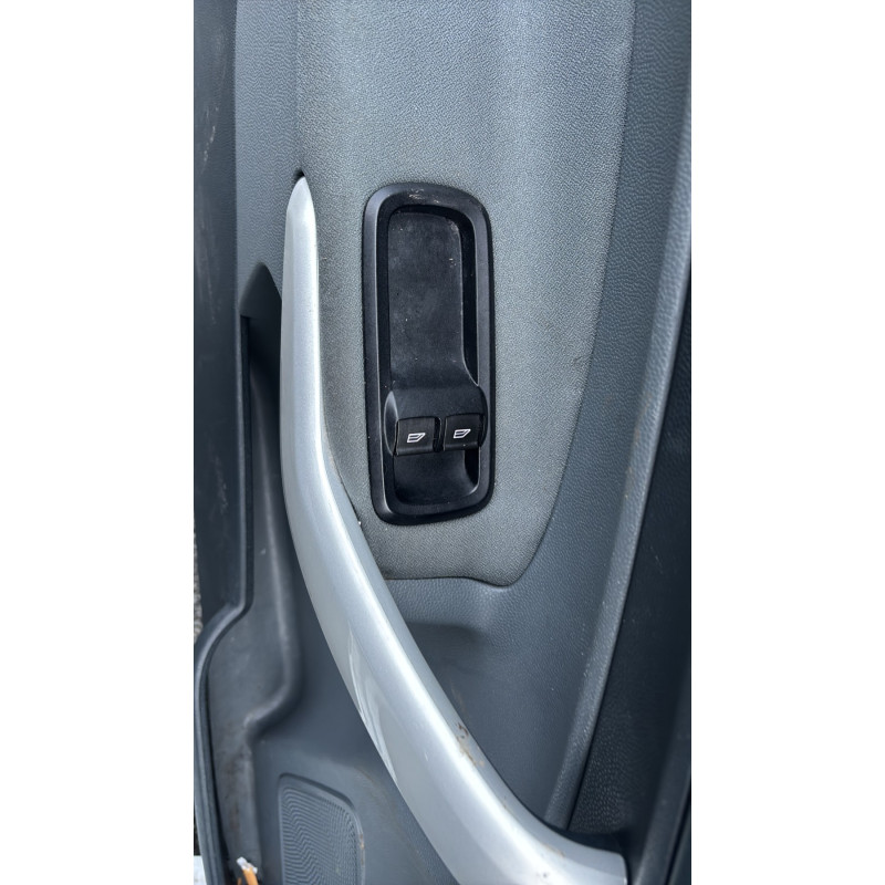 Poignee porte avant gauche FORD FIESTA 6 Photo n°13
