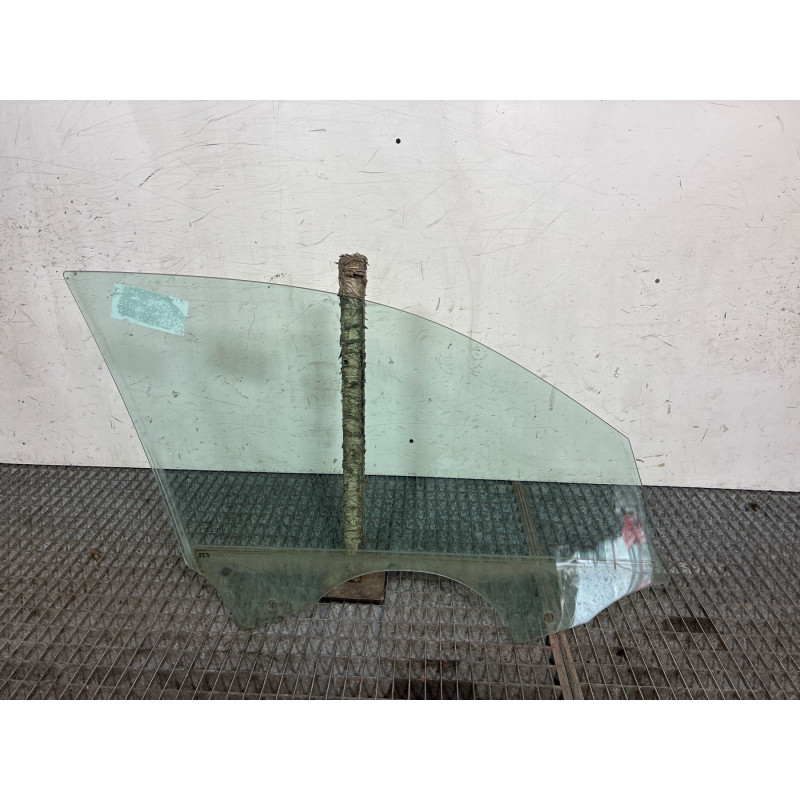 Vitre avant gauche BMW SERIE 1 F20 Photo n°1