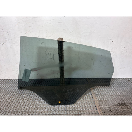 Vitre arriere droit FORD FIESTA 6 Photo n°1
