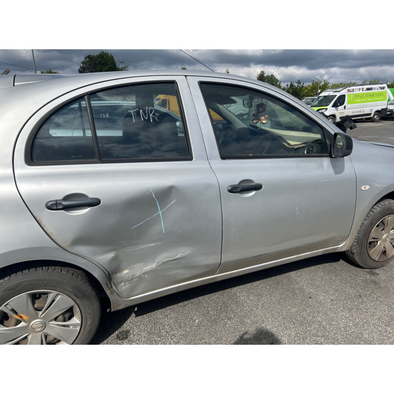 Vitre avant droit NISSAN MICRA 4 Photo n°11