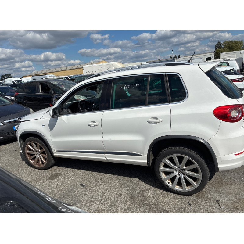 VOLKSWAGEN TIGUAN 1 PHASE 1 2.0 TDI - 16V TURBO 4 MOTION 4X4 Photo n°8