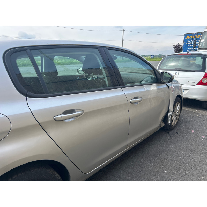 PEUGEOT 308 2 PHASE 1 1.6 BLUE HDI - 8V TURBO Photo n°11