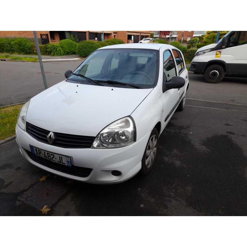 RENAULT CLIO 2 CAMPUS PHASE 2 1.2i - 8V Photo n°1
