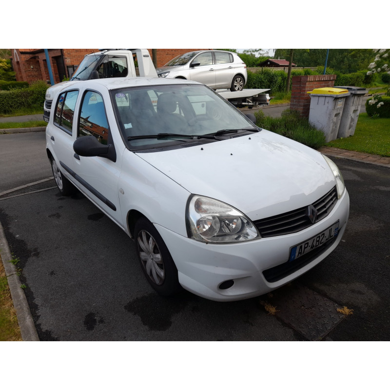 RENAULT CLIO 2 CAMPUS PHASE 2 1.2i - 8V Photo n°3