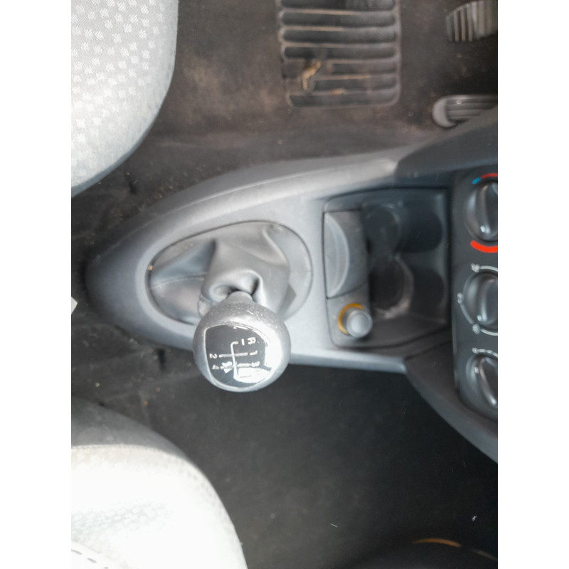 RENAULT CLIO 2 CAMPUS PHASE 2 1.2i - 8V Photo n°6