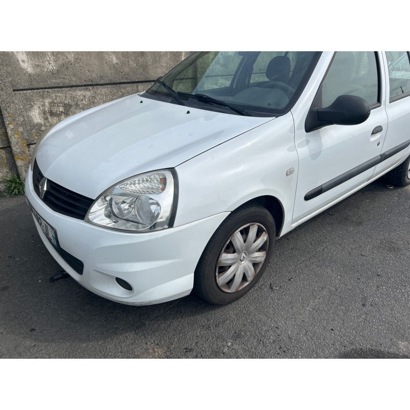 RENAULT CLIO 2 CAMPUS PHASE 2 1.2i - 8V Photo n°12