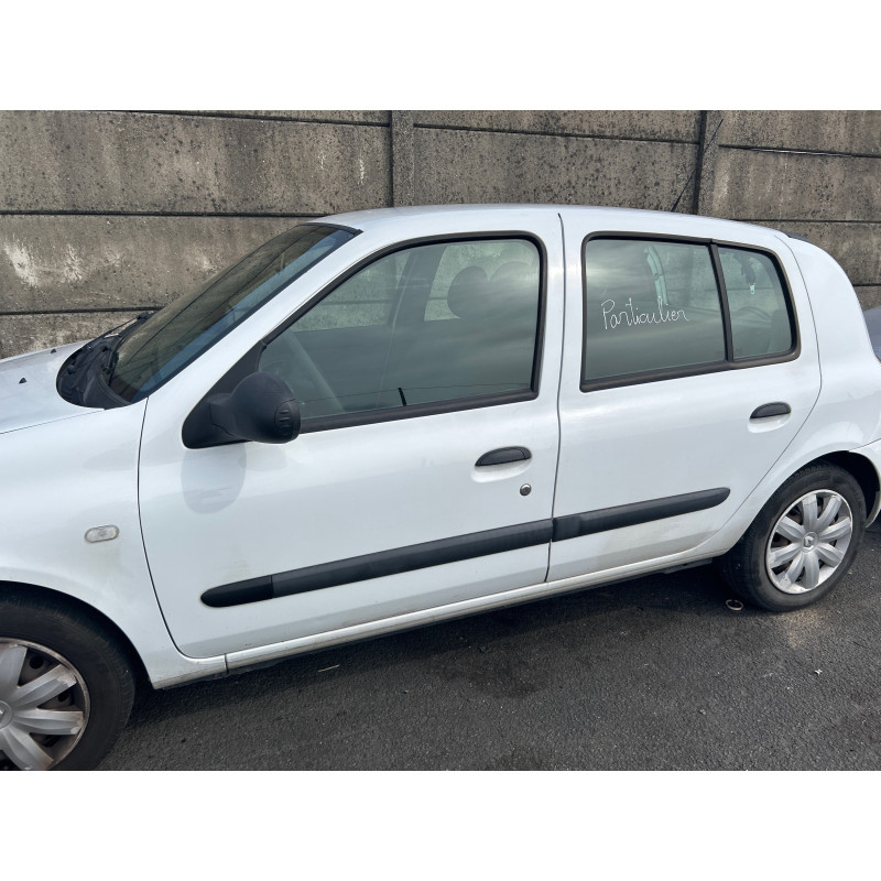 RENAULT CLIO 2 CAMPUS PHASE 2 1.2i - 8V Photo n°13