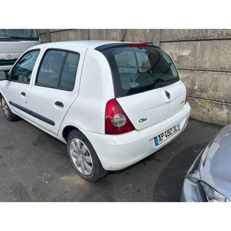 RENAULT CLIO 2 CAMPUS PHASE 2 1.2i - 8V Photo n°14