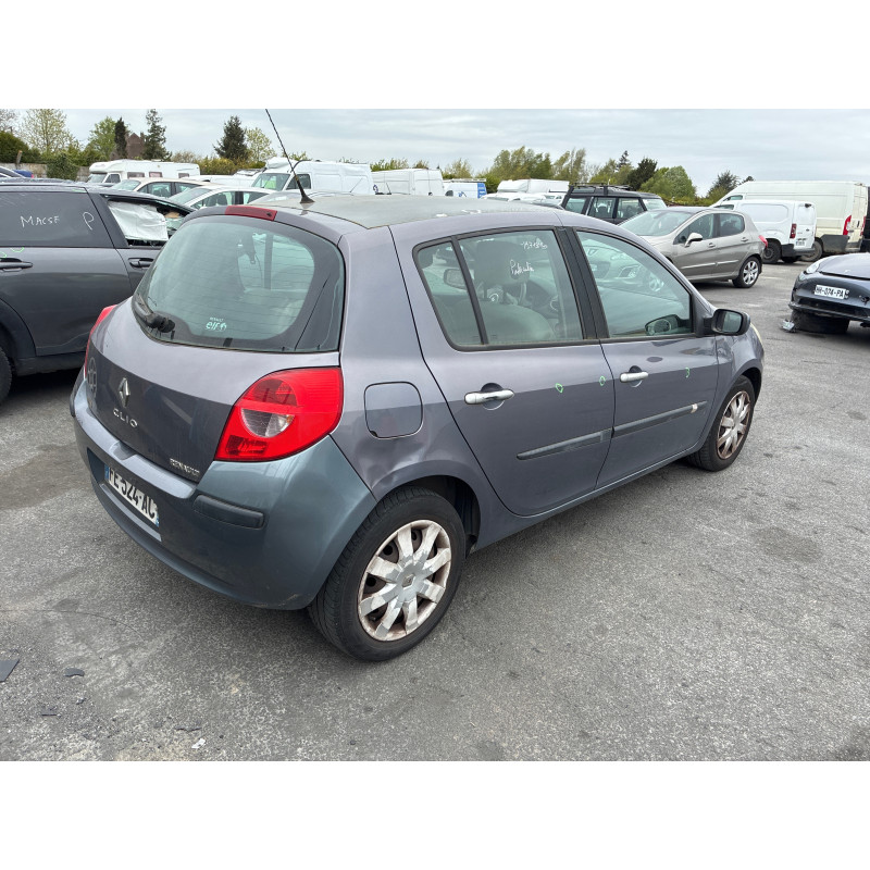 RENAULT CLIO 3 PHASE 1 1.5 DCI - 8V TURBO Photo n°3