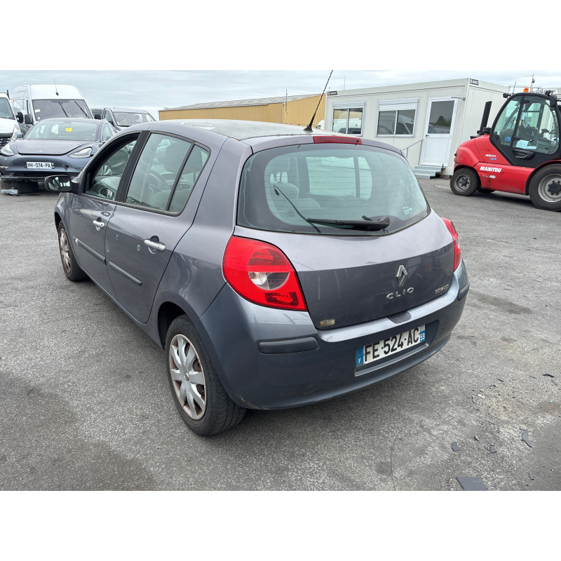 RENAULT CLIO 3 PHASE 1 1.5 DCI - 8V TURBO Photo n°4