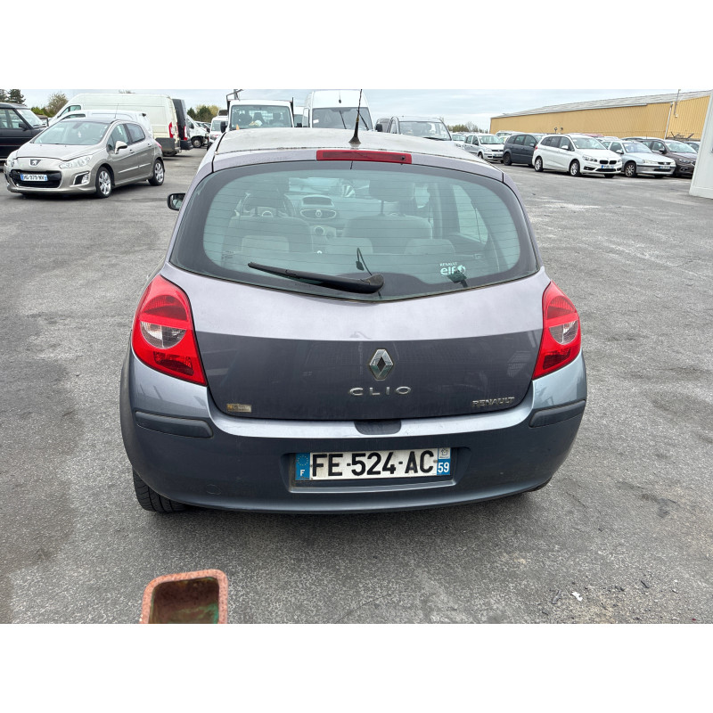 RENAULT CLIO 3 PHASE 1 1.5 DCI - 8V TURBO Photo n°5