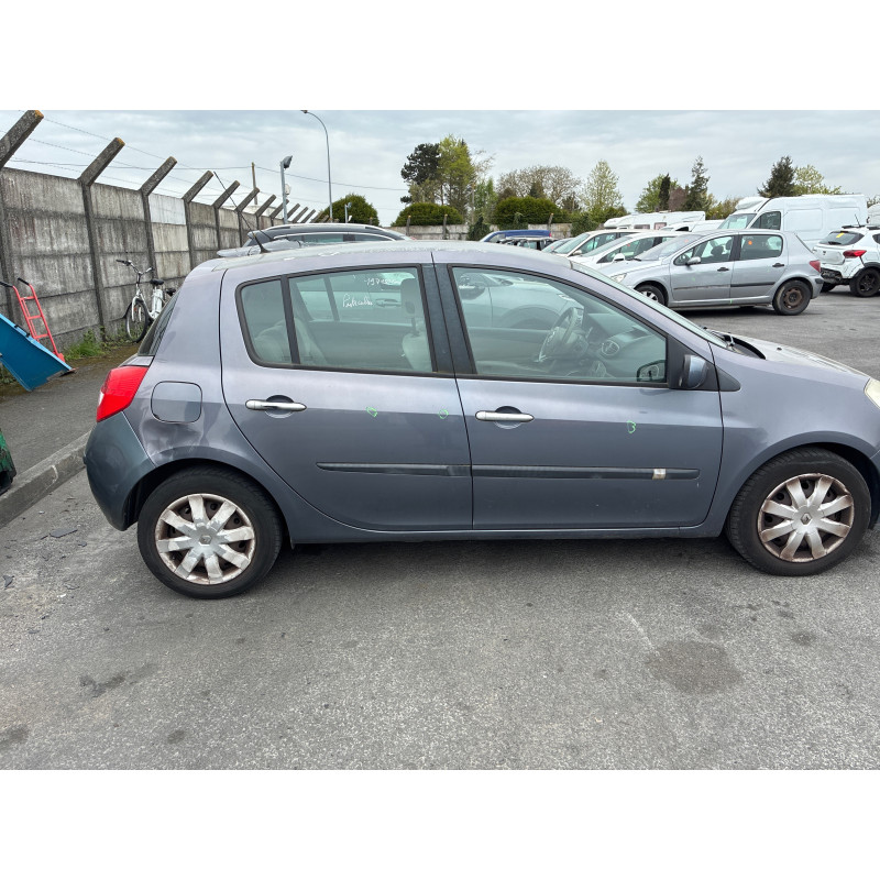 RENAULT CLIO 3 PHASE 1 1.5 DCI - 8V TURBO Photo n°6