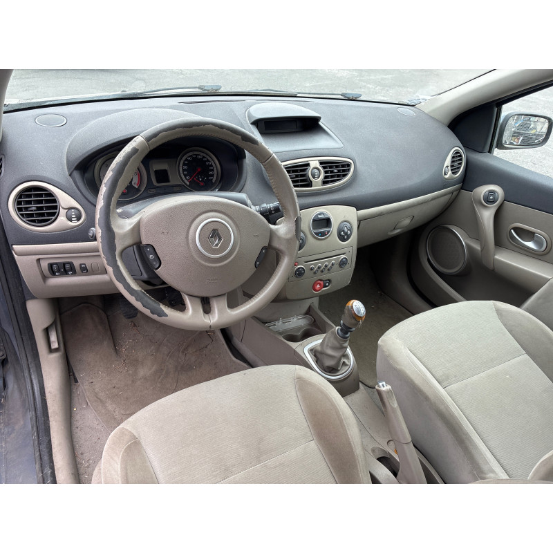 RENAULT CLIO 3 PHASE 1 1.5 DCI - 8V TURBO Photo n°12