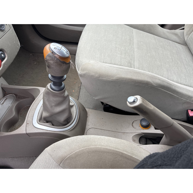 RENAULT CLIO 3 PHASE 1 1.5 DCI - 8V TURBO Photo n°21