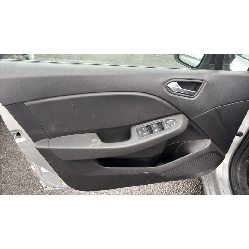 RENAULT CLIO 5 PHASE 1 1.5 BLUE DCI - 8V TURBO Photo n°17